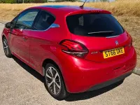 Used Peugeot 208 Allure 2016 Metallic red Hatchback