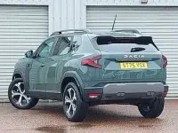 Used Dacia Duster Journey 140 HP (102 kW) 2025 Special metallic  dusty khaki Estate