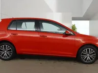 Used VW Golf VII SE 125 HP (91 kW) 2017 Red Hatchback