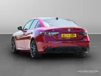 Used Alfa Romeo Giulia 276 HP (202 kW) 2024 Red Sedan