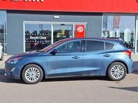 Usado Ford Focus Titanium 125 HP (91 kW) 2019 Azul Citadino