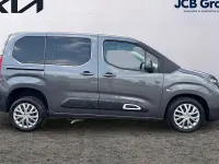 Używany Citroën Berlingo Feel 131 KM (96 kW) 2023 Minivan