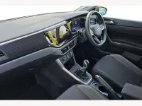 Usado VW Polo Life 95 HP (69 kW) 2024 Cinzento Citadino