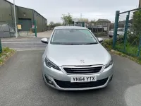 Begagnad Peugeot 308 Allure 120 HK (88 kW) 2014 Silver Halvkombi