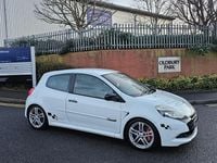 Used Renault Clio II 200 HP (147 kW) 2010 White Hatchback
