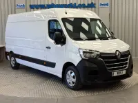 Begagnad Renault Master Business 135 HK (99 kW) 2023 Vit Minibuss