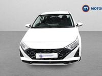 Used Hyundai i20 Advanced 101 HP (74 kW) 2024 White Hatchback