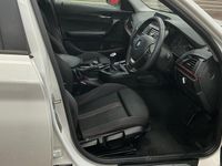 Used BMW 118 Sport Line 2015 White Hatchback