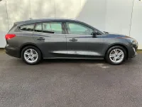 Usado Ford Focus Zetec 95 HP (69 kW) 2019 Cinzento Carrinha