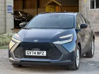 Used Toyota C-HR 140 HP (102 kW) 2024 Blue SUV