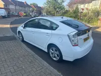 Used Toyota Prius T4 134 HP (98 kW) 2010 White Hatchback