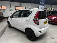 Used Suzuki Splash 2012 White Hatchback