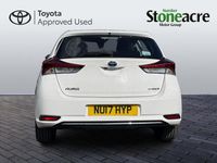 Used Toyota Auris Hybrid 134 HP (98 kW) 2017 White Hatchback