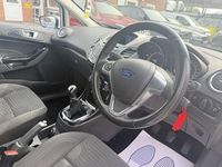 Used Ford Fiesta Zetec 100 HP (73 kW) 2016 White Hatchback
