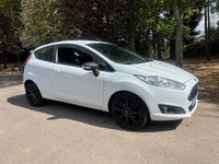 Used Ford Fiesta Zetec 2014 White Hatchback
