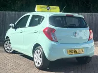 Second-hand Vauxhall Viva 75 CP (55 kW) 2017 Verde Hatchback