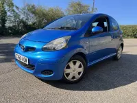 Used Toyota Aygo 68 HP (50 kW) 2010 Blue Hatchback