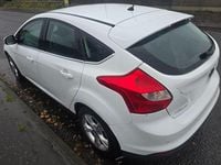 Used Ford Focus Zetec 125 HP (91 kW) 2013 White Hatchback
