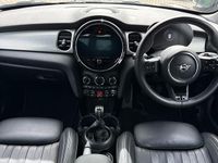 Usado Mini Cooper Exclusive 136 HP (100 kW) 2021 Preto Citadino