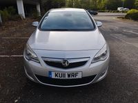 Używany Vauxhall Astra 140 KM (102 kW) 2011 Srebrny Hatchback