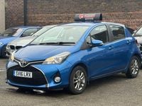 Used Toyota Yaris 99 HP (72 kW) 2016 Blue Hatchback