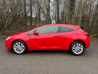 Used Vauxhall Astra GTC SRi 165 HP (121 kW) 2015 Red Coupe