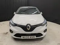 Used Renault Clio Iconic 75 HP (55 kW) 2020 White Hatchback