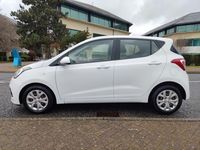 Used Hyundai i10 SE 66 HP (48 kW) 2015 White Hatchback