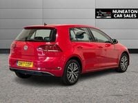 Used VW Golf VII SE 125 HP (91 kW) 2017 Red Hatchback