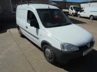 Second-hand Vauxhall Combo 75 CP (55 kW) 2010 Alb Monovolum
