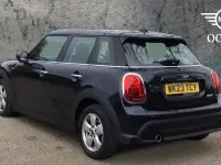 Usado Mini Cooper Classic 134 CV (98 kW) 2023 Negro Utilitario