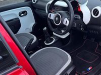 Used Renault Twingo Play 69 HP (50 kW) 2018 Red Hatchback