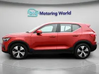 Begagnad Volvo XC40 Core 211 HK (155 kW) 2022 Röd SUV
