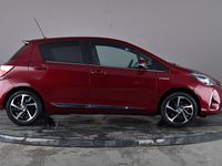 Used Toyota Yaris 100 HP (73 kW) 2019 Red Hatchback