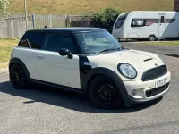 Begagnad Mini Cooper S Hatch 2012 Vit Halvkombi