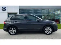 Second-hand VW Tiguan Life 150 CP (110 kW) 2023 Gri SUV
