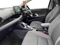 Used Toyota Yaris Hybrid Design 116 HP (85 kW) 2023 Blue Hatchback