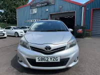 Used Toyota Yaris Multidrive S 99 HP (72 kW) 2012 Silver Hatchback