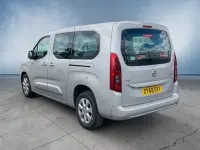 Usado Vauxhall Combo S 100 HP (73 kW) 2018 Cinzento Monovolume