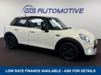 Usado Mini Cooper Classic 135 HP (99 kW) 2019 Branco Citadino