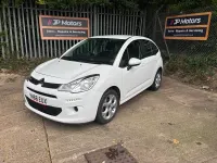 Begagnad Citroën C3 PureTech 2016 Vit Halvkombi