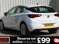 Used Vauxhall Astra Elite 105 HP (77 kW) 2018 White Hatchback