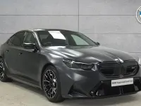Begagnad BMW M5 Comfort Edition 717 HK (527 kW) 2025 Grå