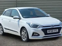 Used Hyundai i20 Premium 101 HP (74 kW) 2018 White Hatchback
