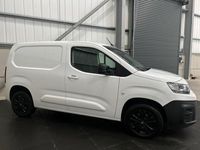Used Citroën Berlingo 100 HP (73 kW) 2021 White MPV