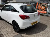 Begagnad Vauxhall Corsa SRi 75 HK (55 kW) 2016 Vit Halvkombi