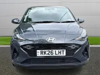 Neu Hyundai i10 Premium 79 PS (58 kW) 2026 Grau Kleinwagen