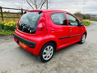 Used Peugeot 107 68 HP (50 kW) 2009 Red Hatchback