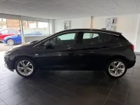 Used Vauxhall Astra SRi 98 HP (72 kW) 2016 Black Hatchback