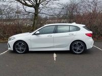 Usado BMW 118 M Sport 140 HP (102 kW) 2021 Branco Citadino